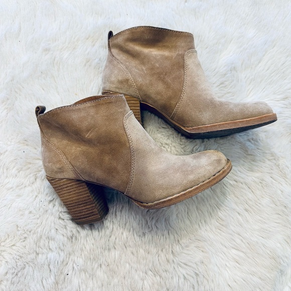 Michael Kors booties - Picture 1 of 4